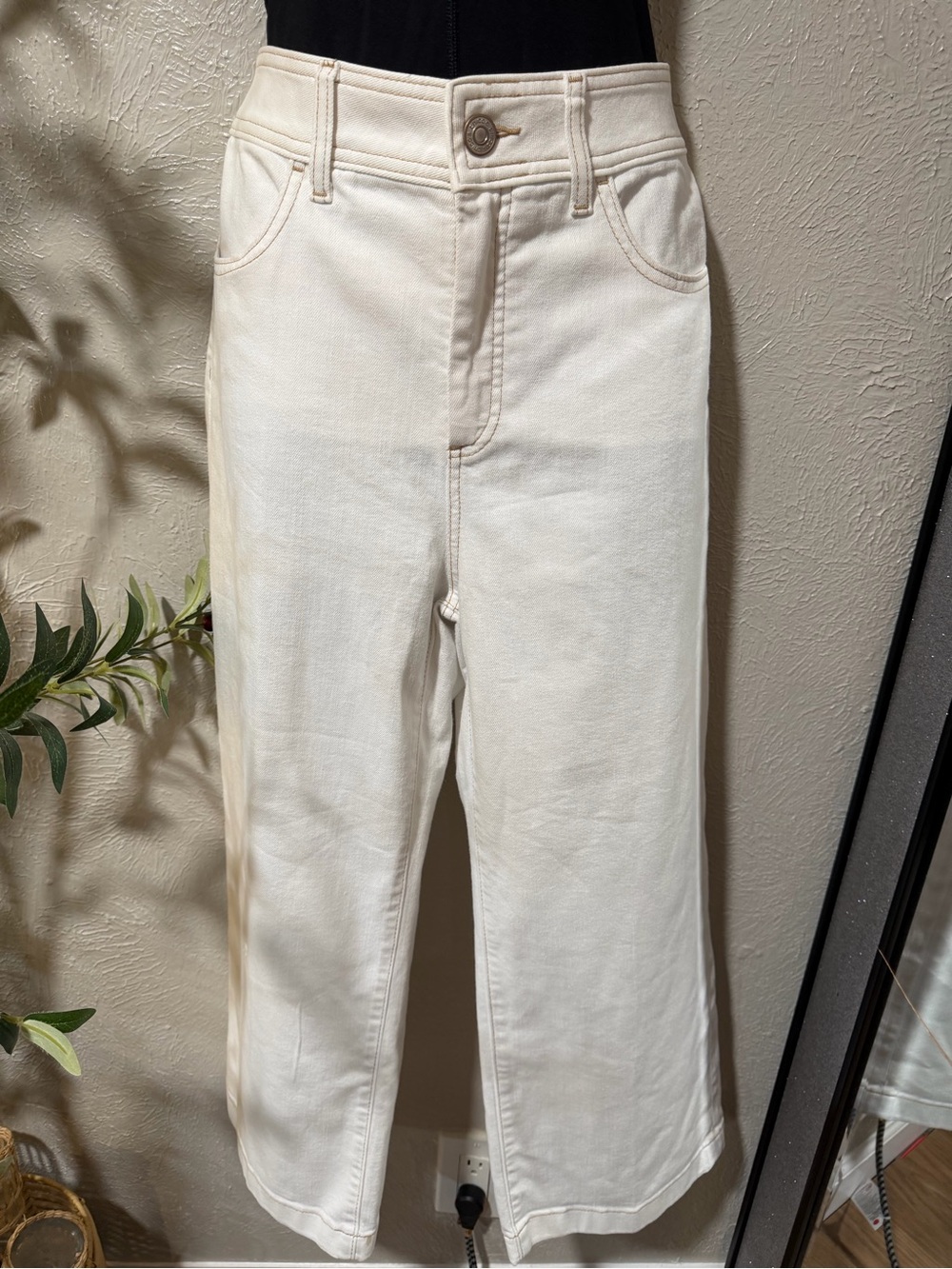 Chico's Cream Cropped Wide-Leg Jeans